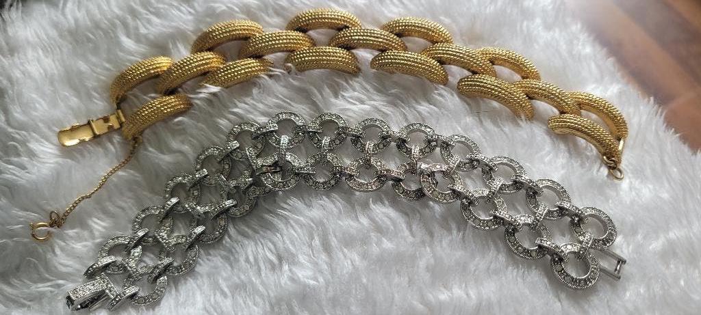 Monet prachtig armbanden per stuk 100e, Met kristal, Overige materialen, Gebruikt, Ophalen of Verzenden