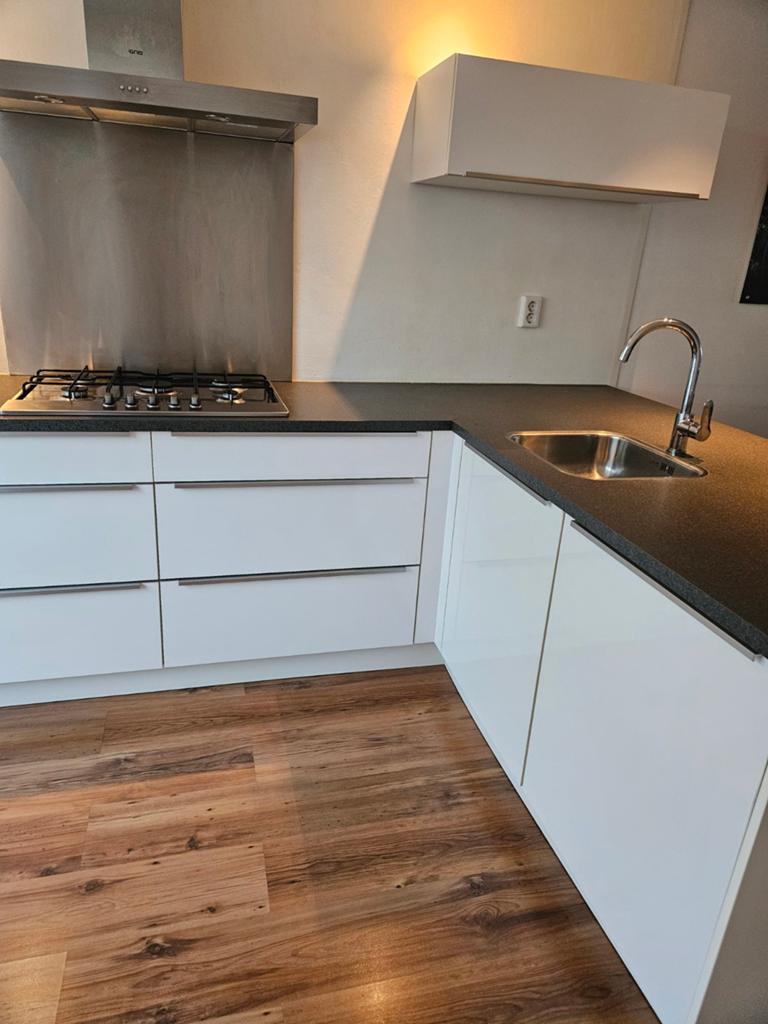 Mooie keuken met apparatuur ophalen, Huis en Inrichting, Keuken | Complete keukens, Ophalen of Verzenden