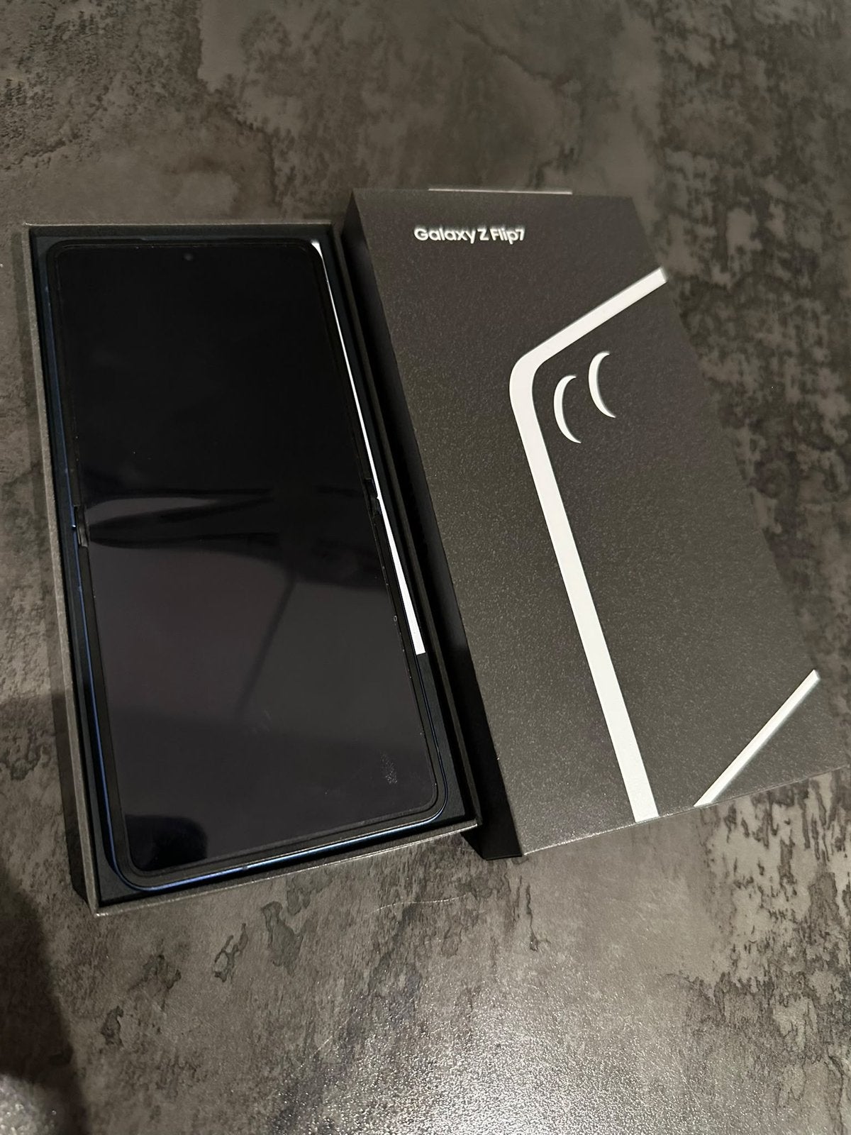 Samsung Galaxy Z Flip7 Krasvrij Doos Batterij 100%