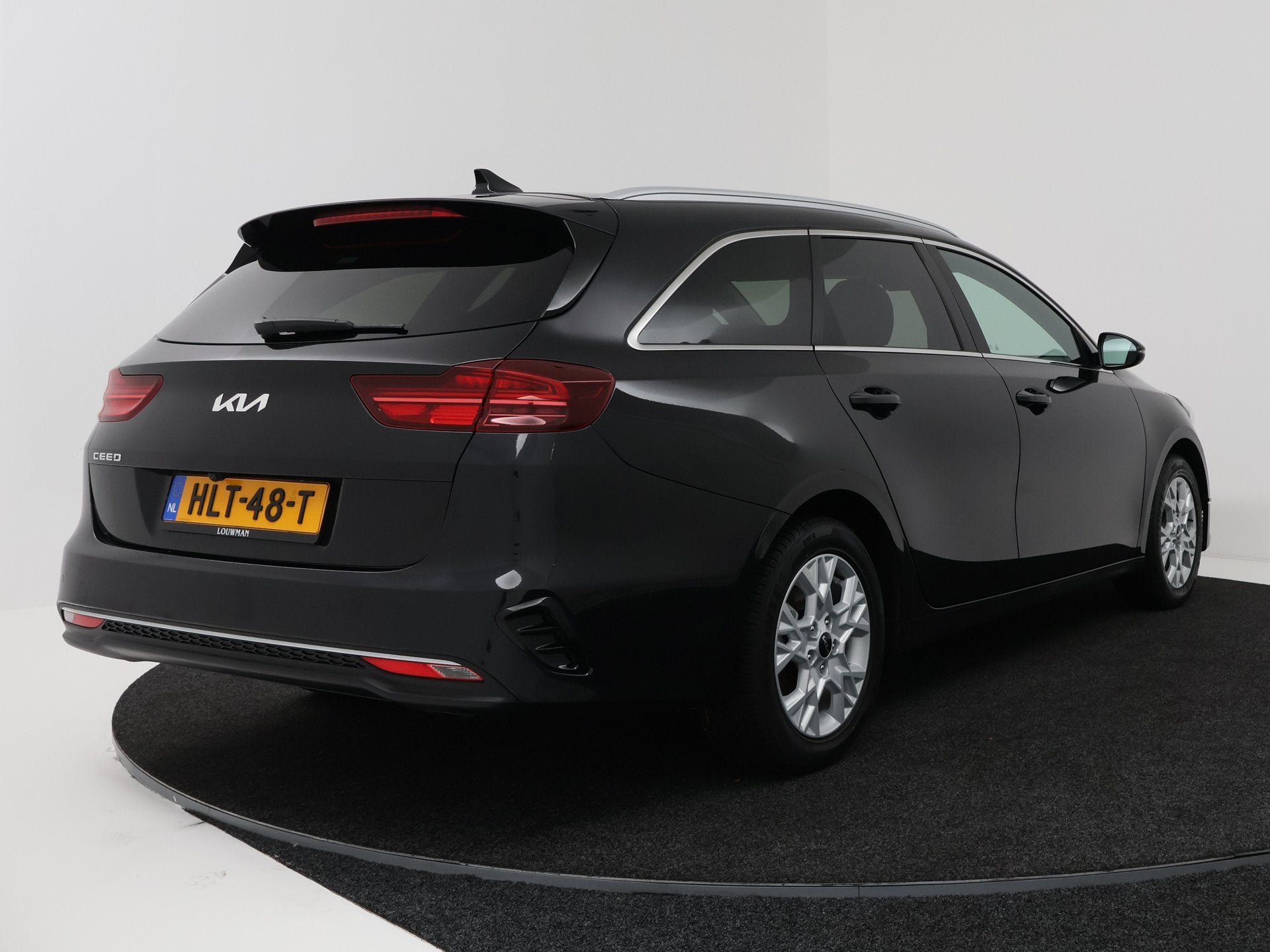 Foto 2 van Kia Ceed Sportswagon 1.0 T-GDi DynamicPlusLine | Stuur-/Stoe
