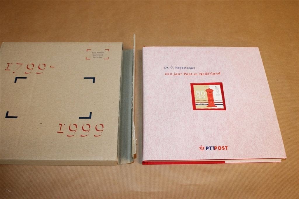 200 Jaar PTT Post — Uniek Jubileumitem in Verzenddoos, Ophalen of Verzenden, Gelezen