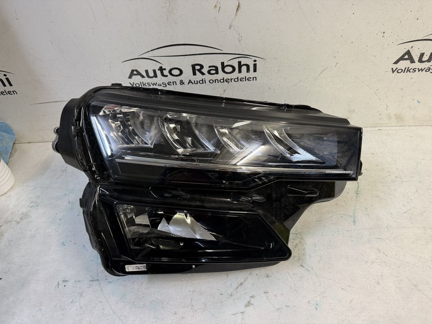 SKODA KAROQ KOPLAMP RECHTS 57b941010, Gebruikt, -, -, Ophalen of Verzenden