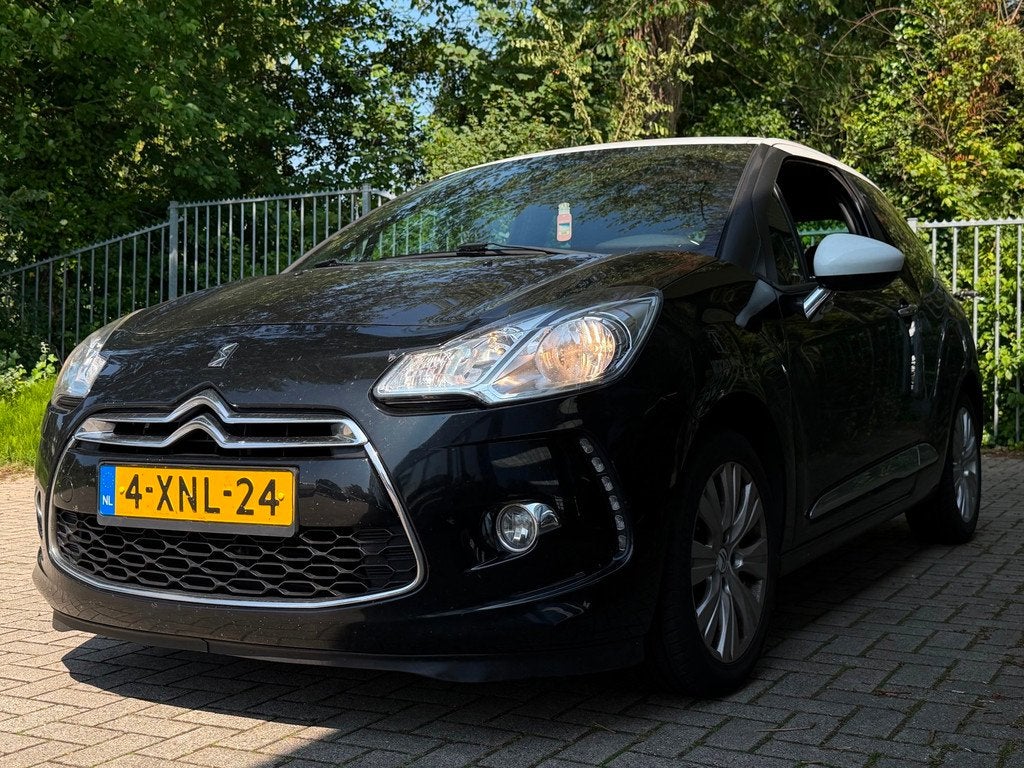 Citroen DS3 1.2 PureTech So Chic Cruise Control Nieuwe Apk A, Auto's, Citroën, Voorwielaandrijving, Euro 5, Gebruikt, 31 €/maand