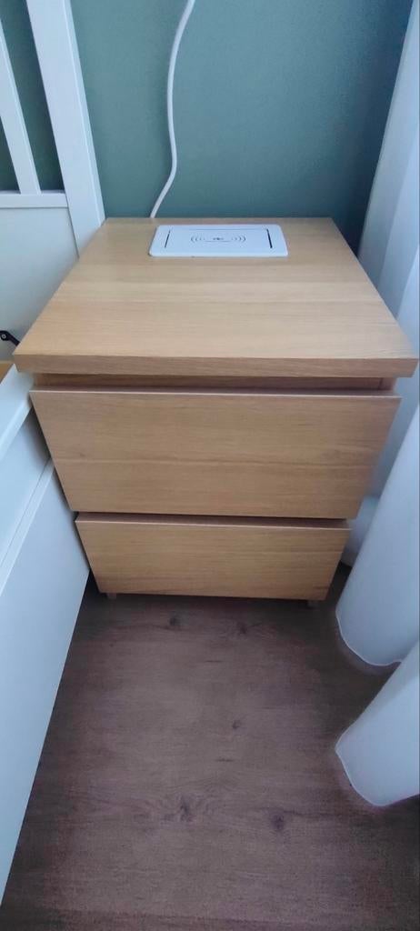 Nachtkastjes 2x IKEA Malm incl. oplader/verlengsnoer, Huis en Inrichting, Ophalen, Minder dan 45 cm, Zo goed als nieuw, Minder dan 55 cm