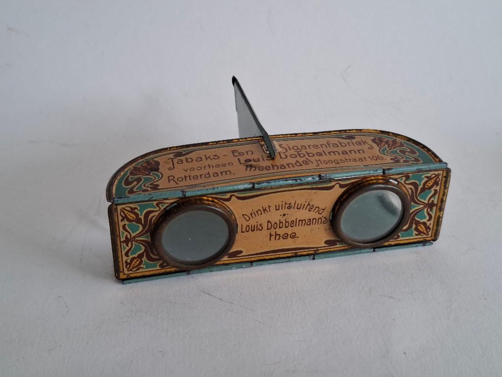 Antieke blikken stereoscoop reclame Dobbelmann thee-tabak., Ophalen of Verzenden