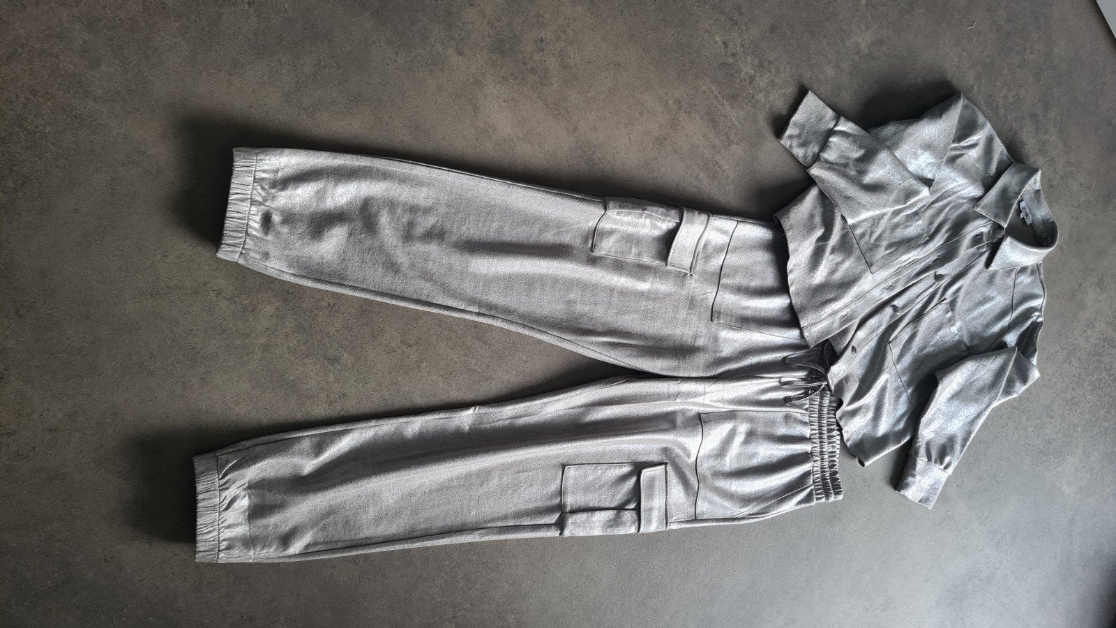 ZoSo broek zilver xxl + blouse L zgan, Maat 42/44 (L), Ophalen of Verzenden, Zo goed als nieuw, Lang