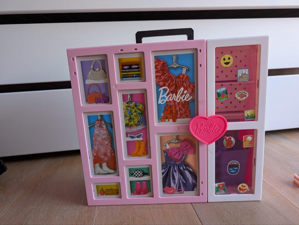 Barbie Super Kledingkast met accessoires, Kinderen en Baby's, Speelgoed | Poppen, Ophalen, Gebruikt, Barbie