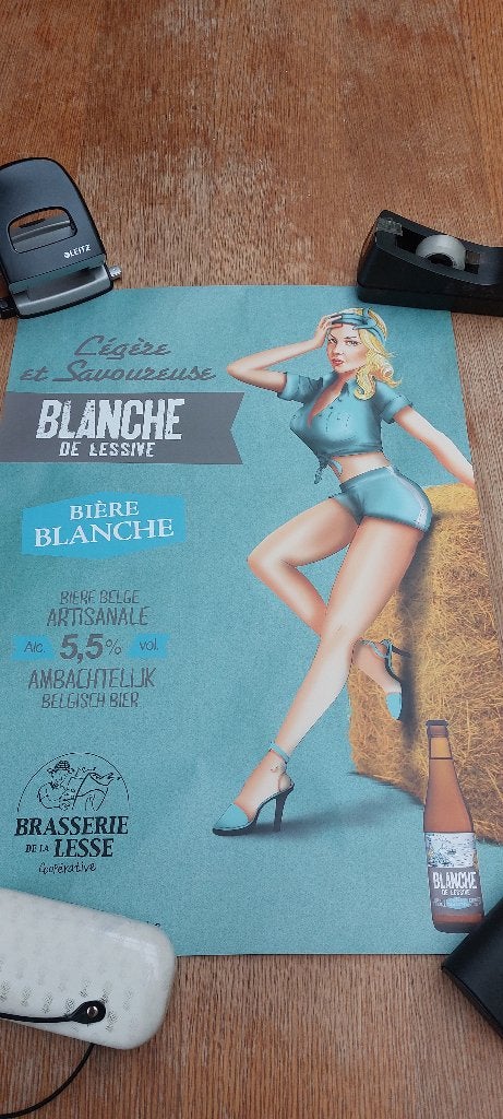 Zeldzame affiche brasserie Lesse bier met pin-up, Ophalen of Verzenden, Nieuw, Reclamebord, Plaat of Schild, Overige merken