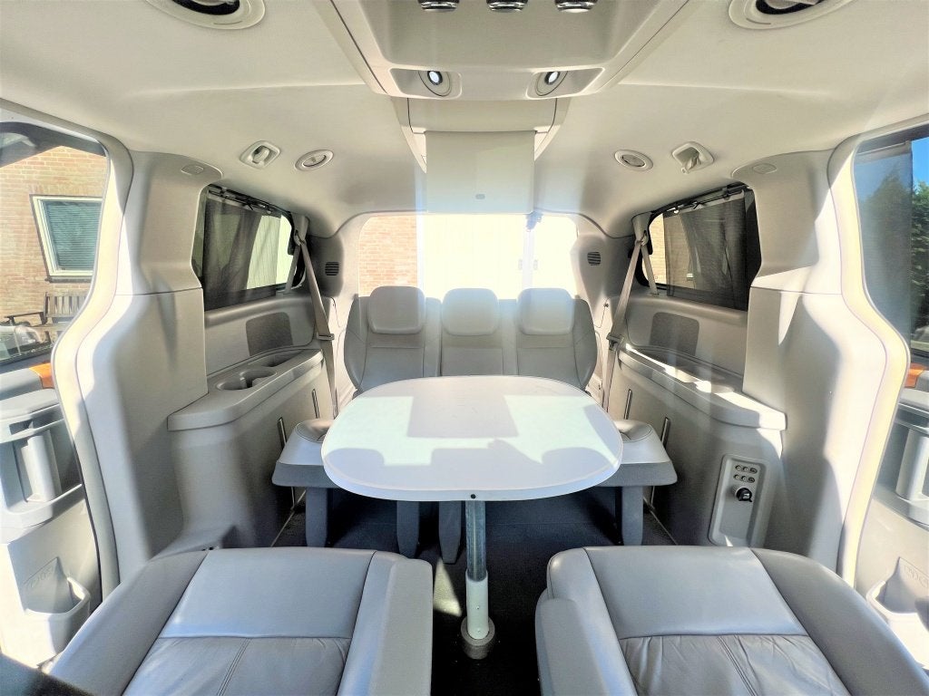 Chrysler Grand Voyager 4.0 V6 LIMITED SWIVEL&GO+TAFEL YOUNGT, Auto's, Chrysler, Automaat, Dealer onderhouden, Grand Voyager, 7 stoelen