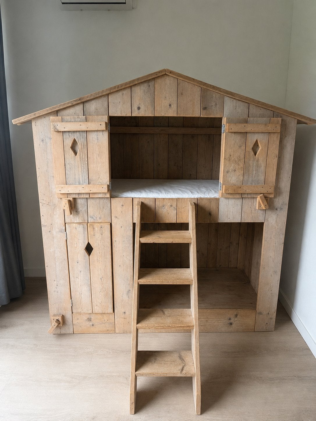 Steigerhouten Stapelbed Boomhut - Uniek en Speels!, Huis en Inrichting, Slaapkamer | Stapelbedden en Hoogslapers, Ophalen, Gebruikt