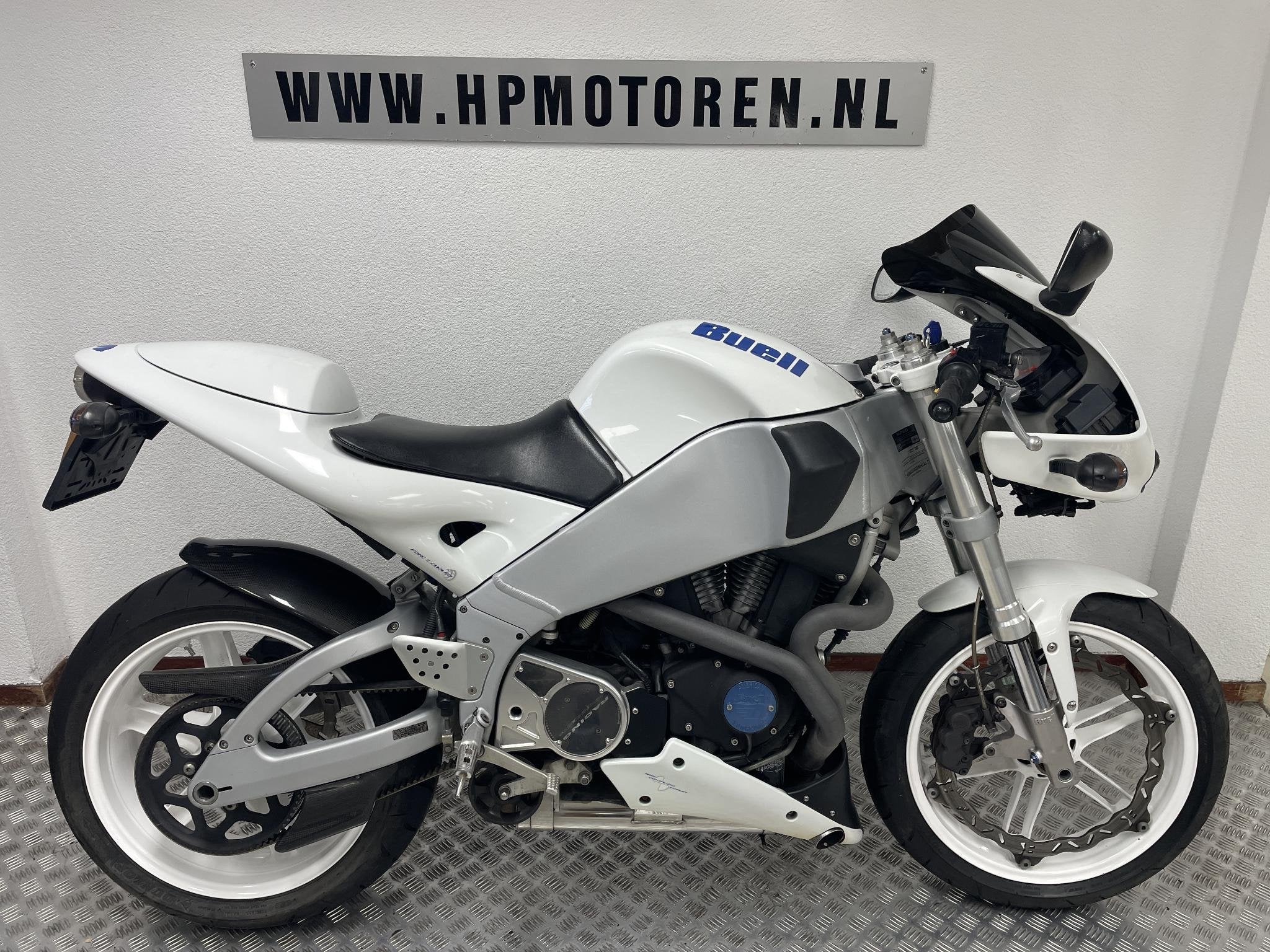 Buell XB9 XB 9 R XB9R FIREBOLT WHITE EDITION BOVAGGARANT, Laan van Vredenoord 33
2289 DA  Rijswijk, NL, H-DCUSTOMERSERVICE@Harley-Davidson.com
