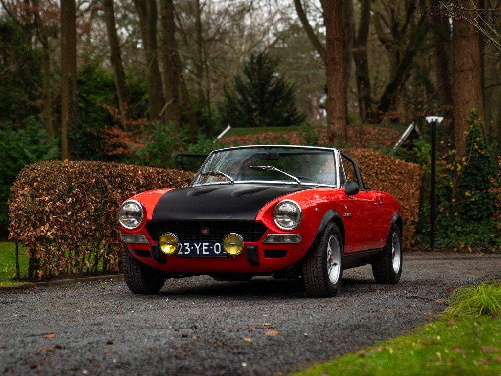 Fiat 124 Spider Abarth Rally | One of 955 | Well maintained, Auto's, Zwart, Cabriolet, Alcantara, Bedrijf