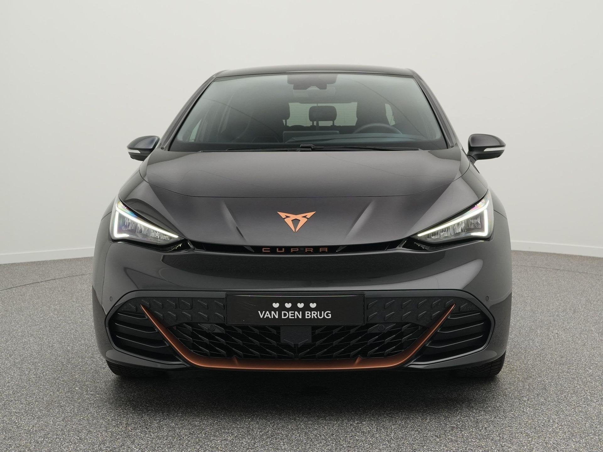 CUPRA Born Essential 62 kWh 204pk | Navigatie | Keyless | 36, Auto's, Automaat, Gebruikt, Zwart, 204 pk