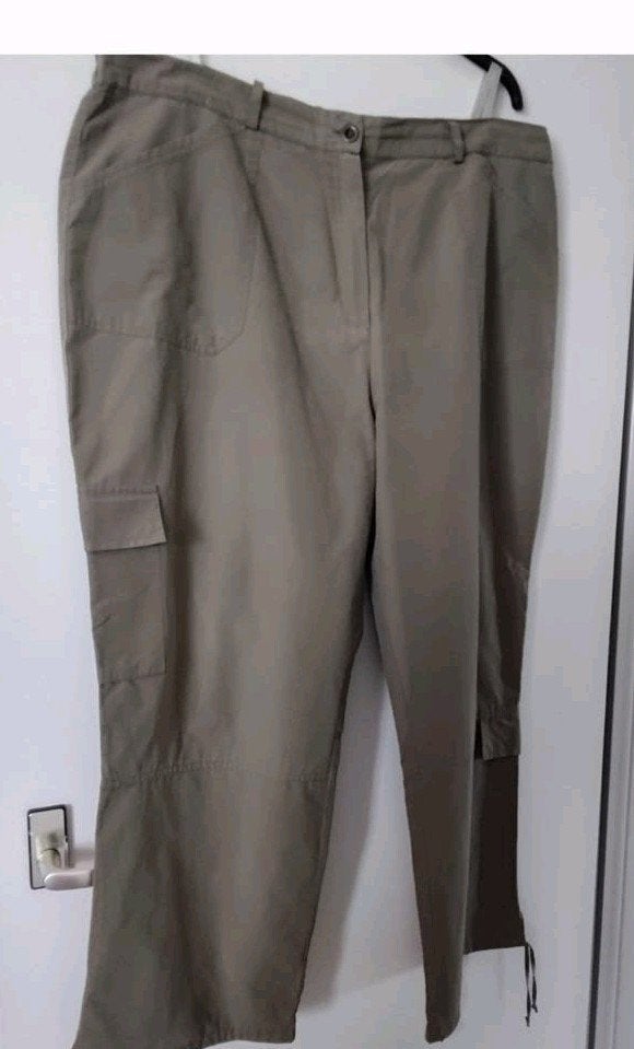 Dames broek 50 groen armie, Ophalen of Verzenden, Zo goed als nieuw, M& S Mode, Broek of Spijkerbroek