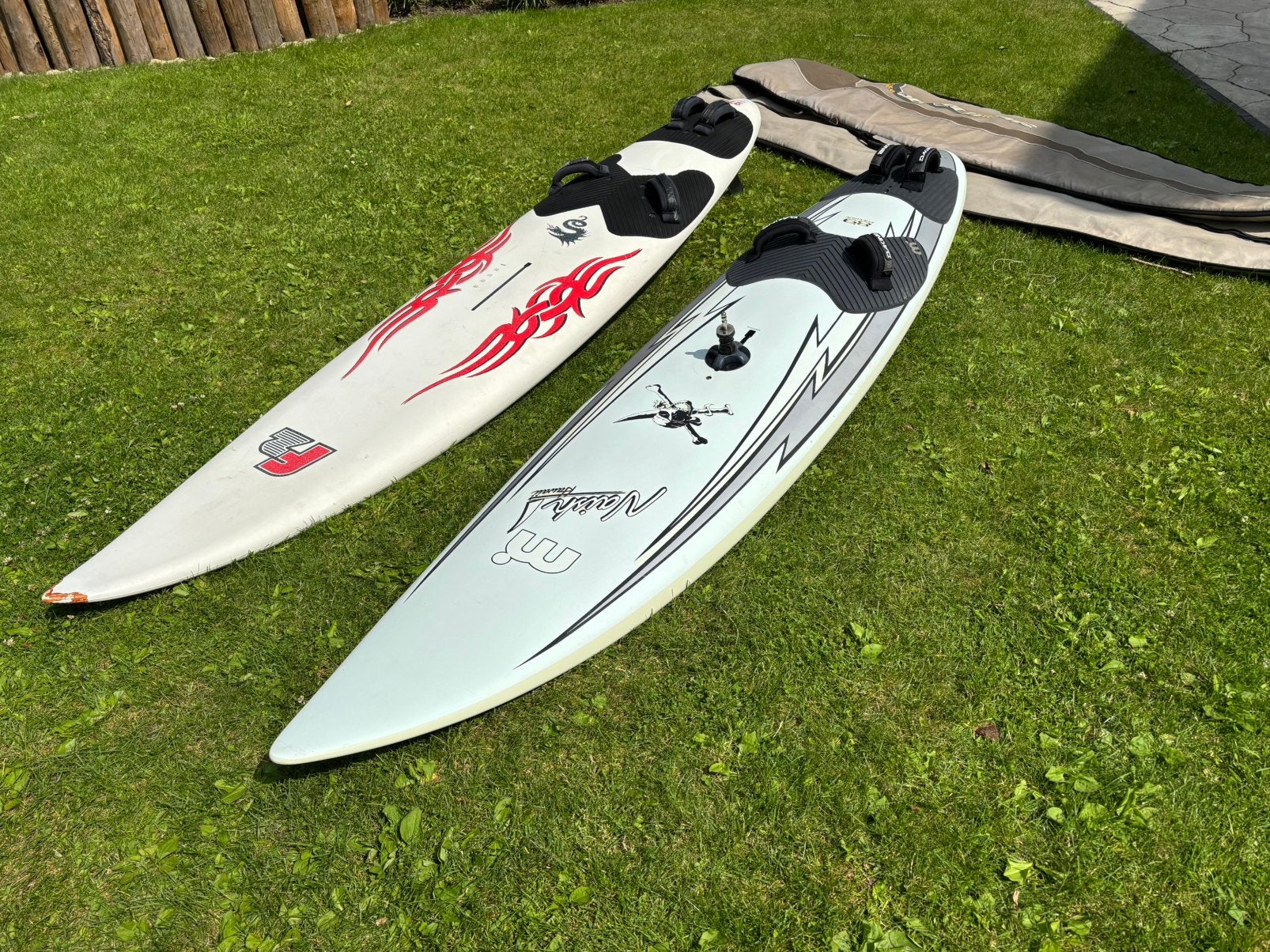 Freeride windsurfplank (lekker snel en wendbaar), Watersport en Boten, Windsurfen, 250 tot 300 cm, Complete set, Met draagtas