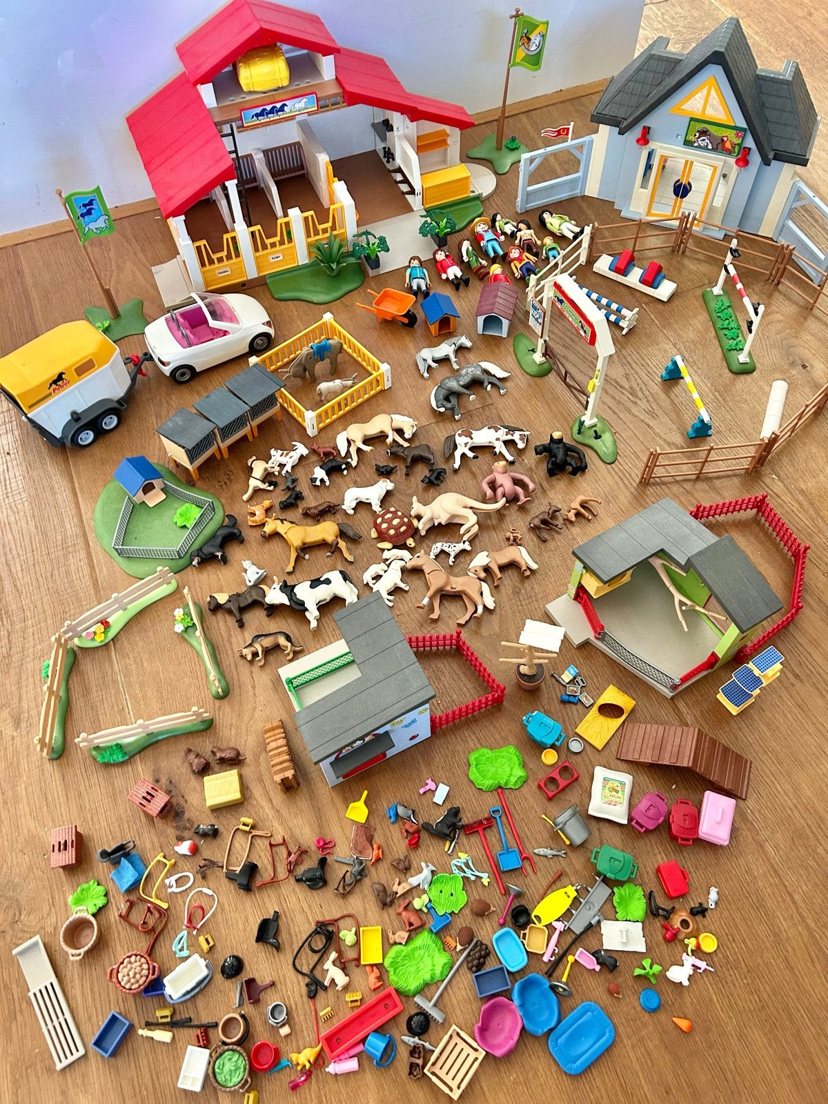 Playmobil manege dierenkliniek hondenopvang dieren katten, Ophalen of Verzenden, Gebruikt