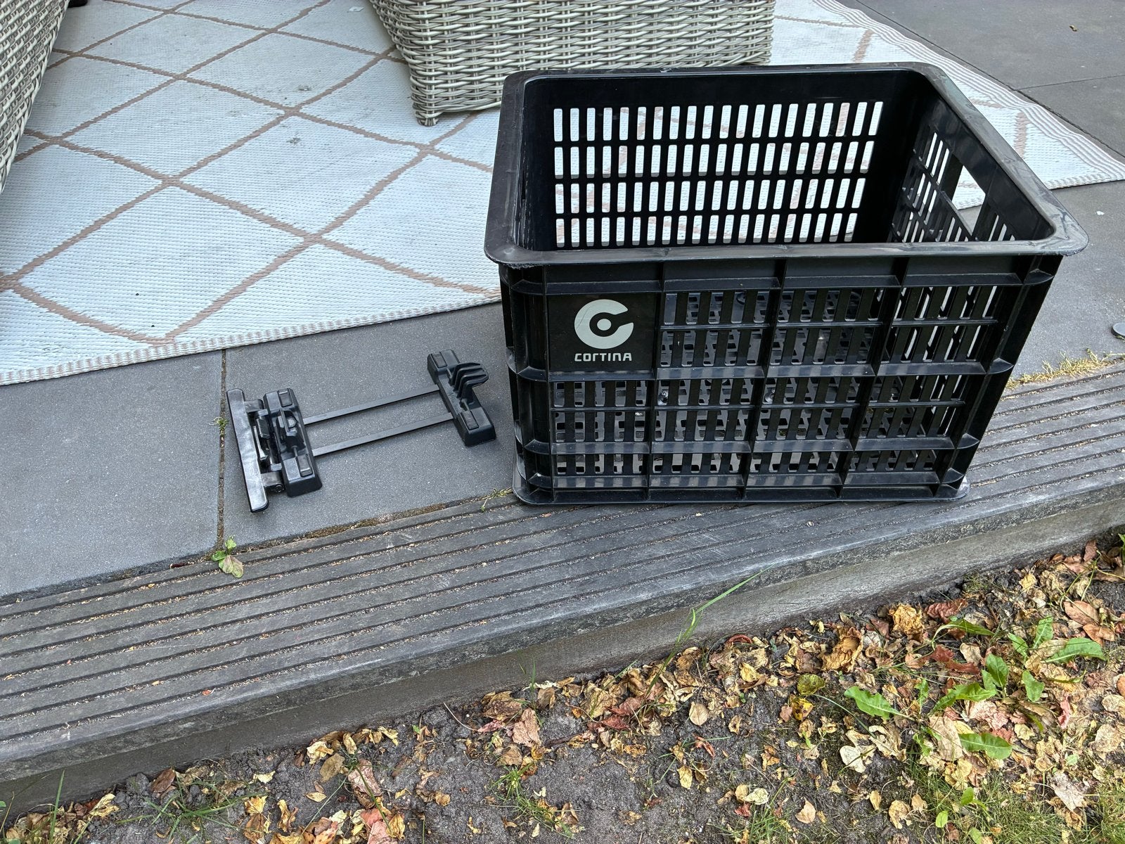 Cortina fietsmand/fietskrat zwart met bevestiging, Fietsen en Brommers, Fietsaccessoires | Fietsmanden, Ophalen, Zo goed als nieuw