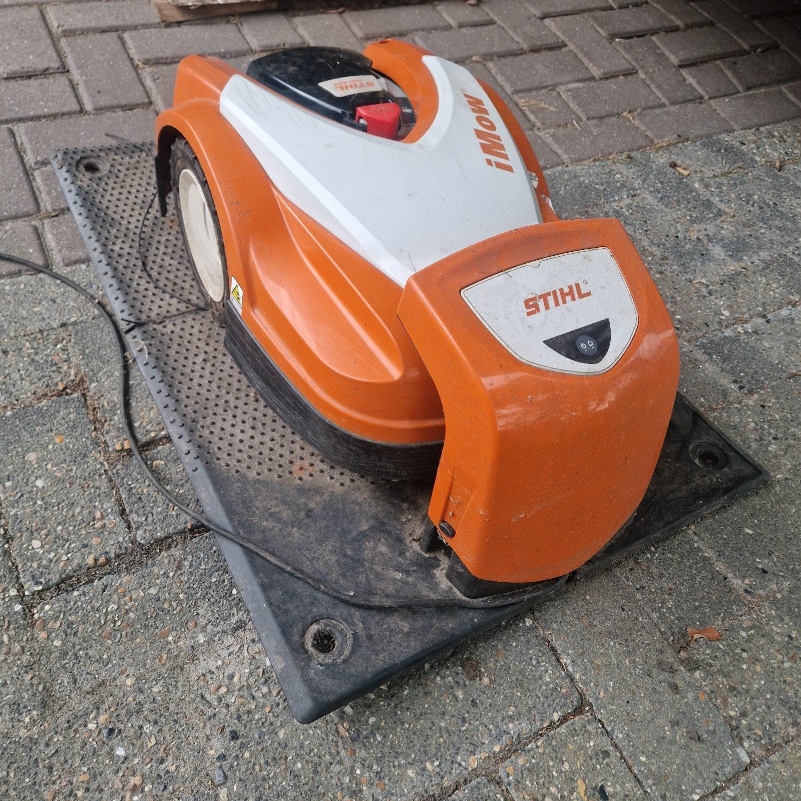 stihl RMI422 robotmaaier met dockingstation, Ophalen of Verzenden, Gebruikt, Stihl, Met regensensor
