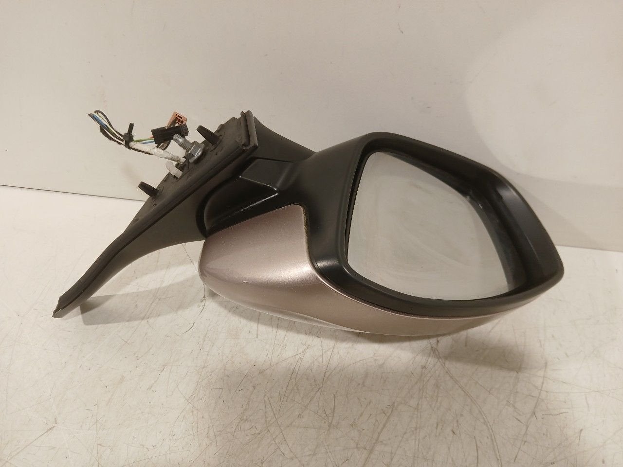 Spiegel buiten links elektrisch Peugeot 208, Onderdelen@venauto.nl, Van der Ven Autorecycling B.V., Gebruikt, Ettenseweg 76, 4706 PB Roosendaal, The Netherlands