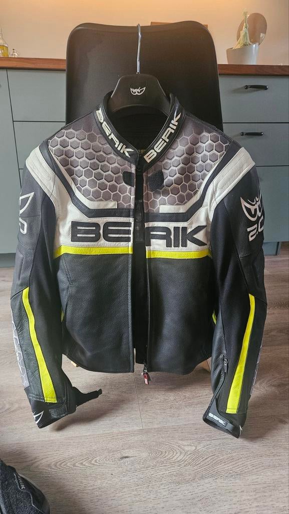 Tweedelige motorpak van BERIK 2.0 maat 52, Motoren, Kleding | Motorkleding, Ophalen, Tweedehands, Combipak