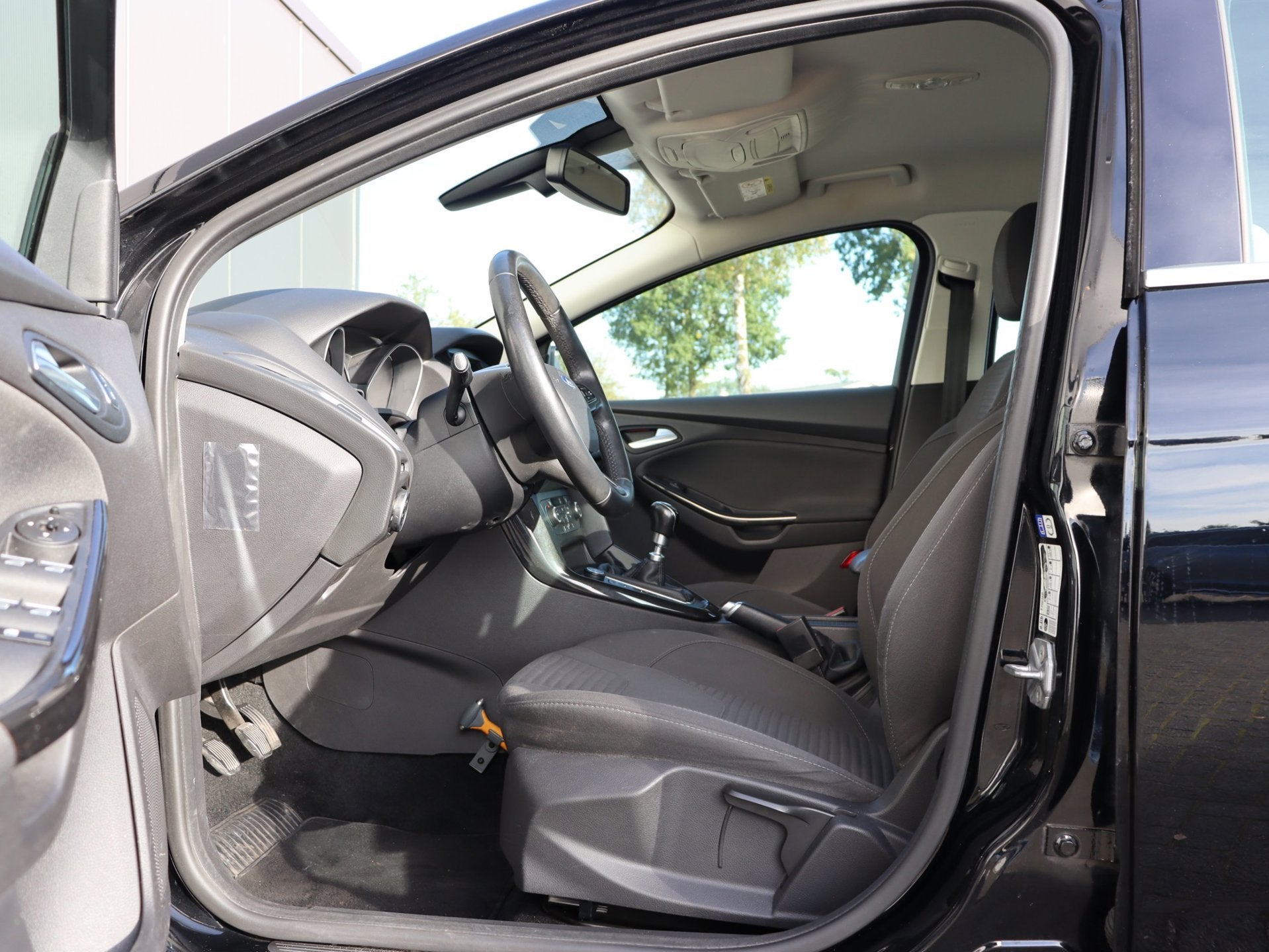 Foto 10 van Ford Focus Wagon 1.5 TDCI Titanium navi LM 4-deurs org NL