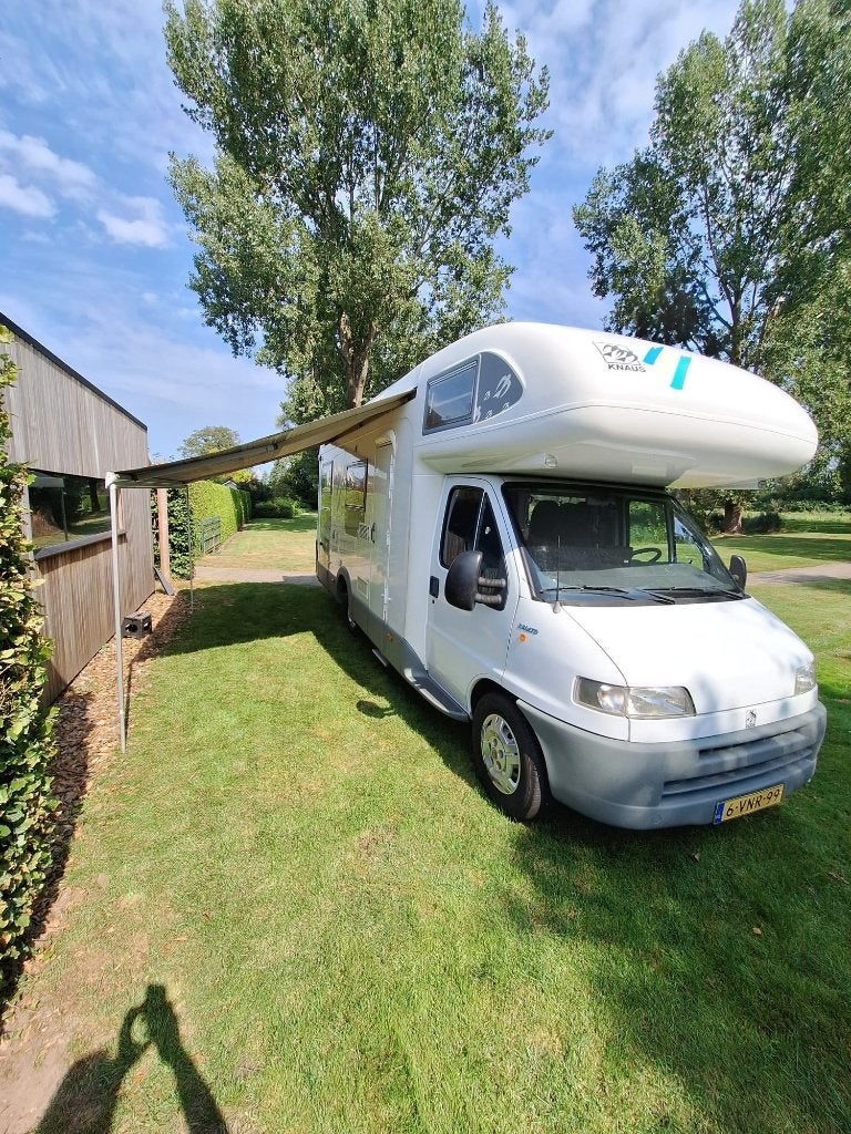 Te koop prachtige 6 pers Camper KnausTraveller met XL garage, Caravans en Kamperen, Campers, Alkoof, Ringverwarming, Fiat, Gaslek-detector