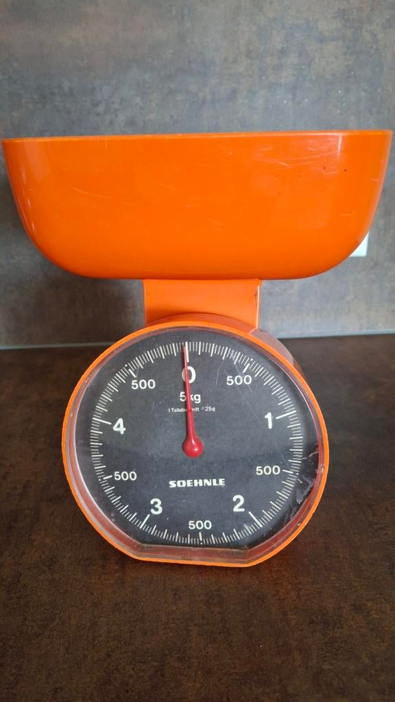 Retro weegschaal oranje tot 5 kg., Keukenweegschaal, 1 tot 500 gram, Ophalen of Verzenden, Gebruikt