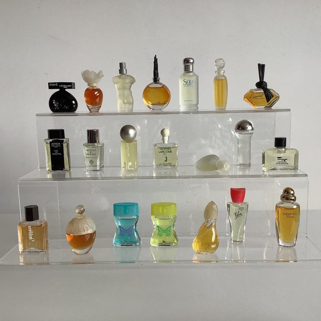 Lotje 21 miniatuurparfumflesjes, Ophalen of Verzenden, Zo goed als nieuw, Miniatuur, Gevuld