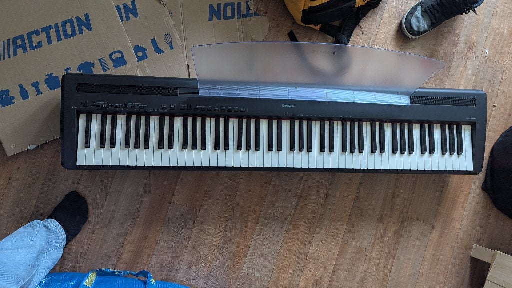 Yamaha P-95 Digitale Piano met standaard en pedaal, Ophalen, Gebruikt, 88 toetsen, Yamaha