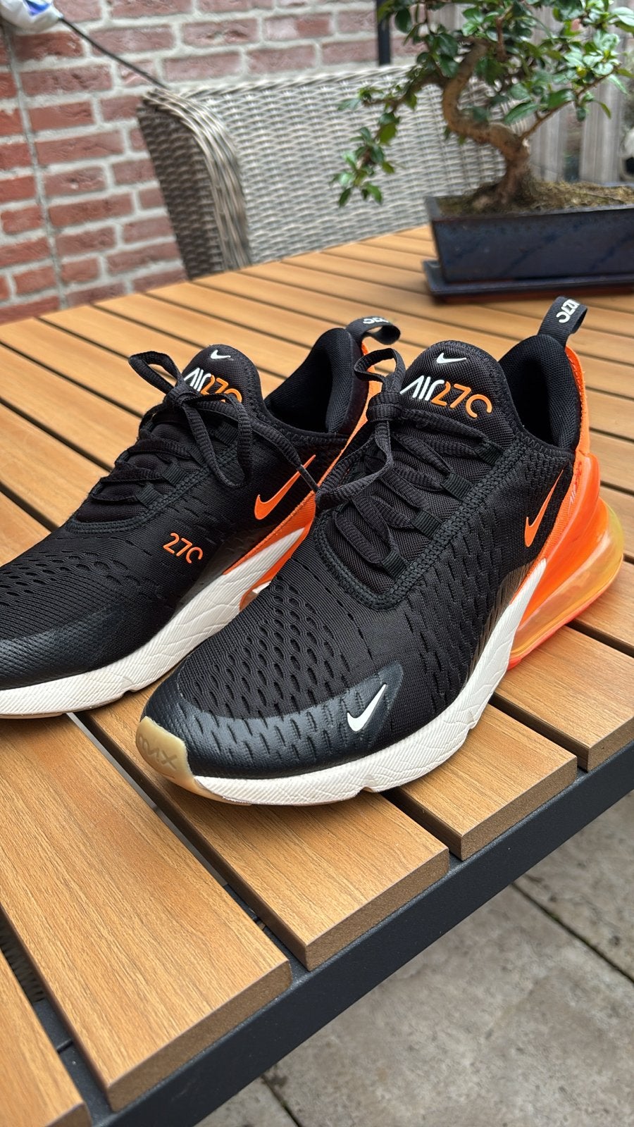 Nike Air Max 270 Zwart Oranje Sneakers Maat 41, Ophalen of Verzenden, Gedragen, Zwart, Sneakers of Gympen