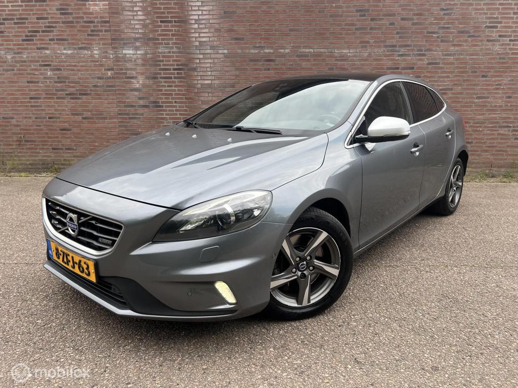 Volvo V40 2.0 D4 R-Design|Pano |Leder |Memory |Harman/Kardon, Auto's, Volvo, Voorwielaandrijving, Euro 5, Gebruikt, Start-stop-systeem