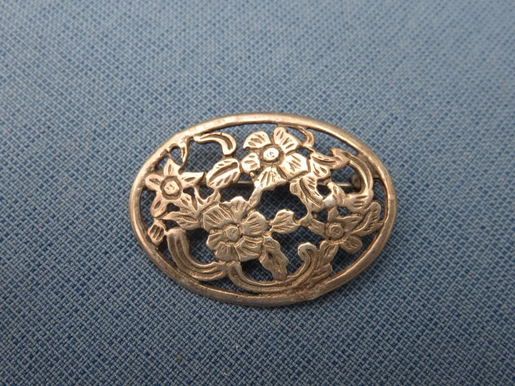 Antieke zilveren bloem broche - 19e eeuw, Ophalen of Verzenden, Zilver, Broche