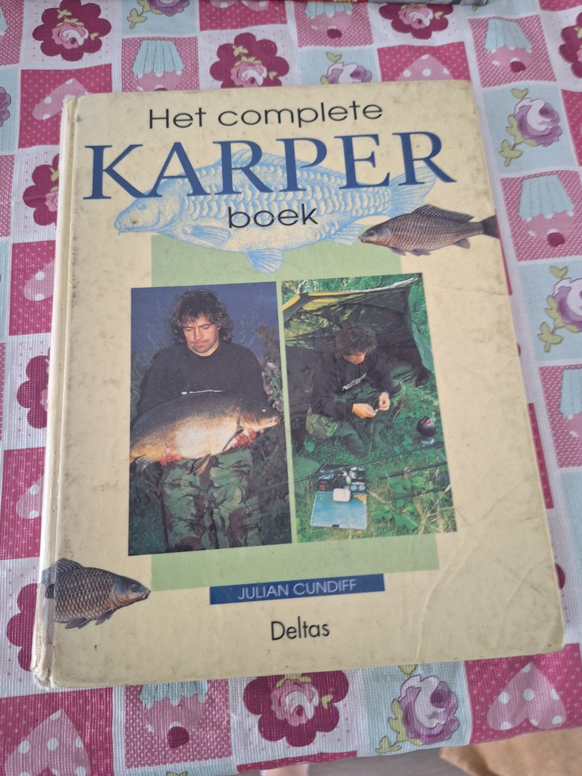 Het complete karperboek - Julian Cundiff (Hengelsport), Ophalen of Verzenden, Gelezen, Julian Cundiff, Watersport en Hengelsport