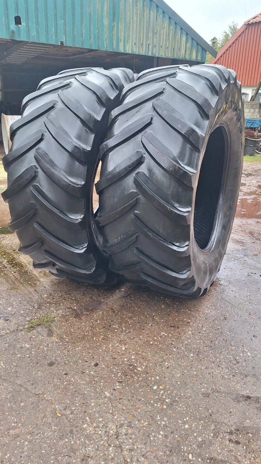 michelin 650/65R38 en kegelvelgen, Zakelijke goederen, Ophalen