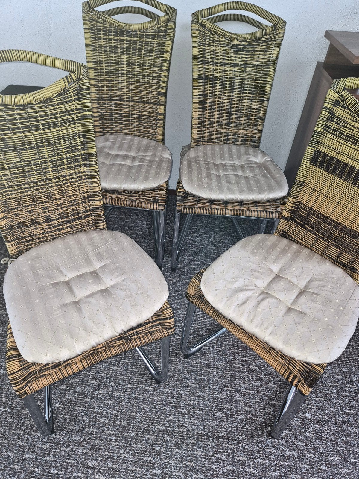 6 rotan eetkamerstoelen met chromen onderstel, Ophalen, Gebruikt, Bruin, Metaal
