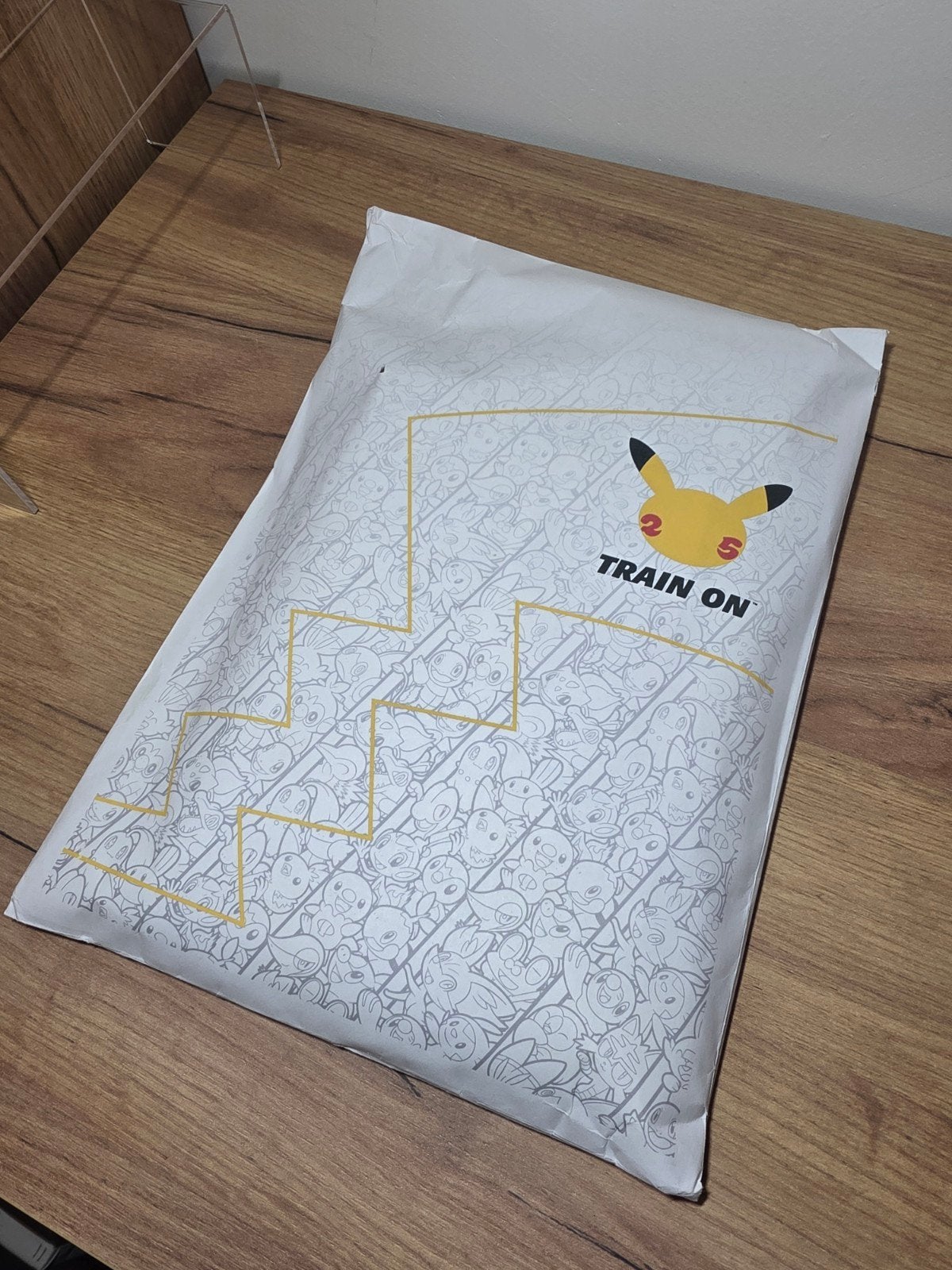 Pokémon 25th Anniversary Train On Pikachu envelop + Jumbo., Ophalen of Verzenden, Nieuw, Overige typen