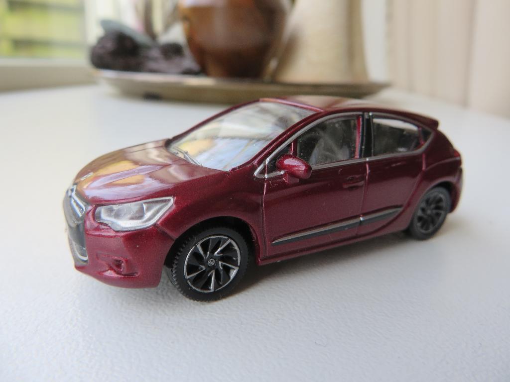 Norev Minijet Citroen DS 4 rood metallic, Ophalen of Verzenden, Zo goed als nieuw, Auto