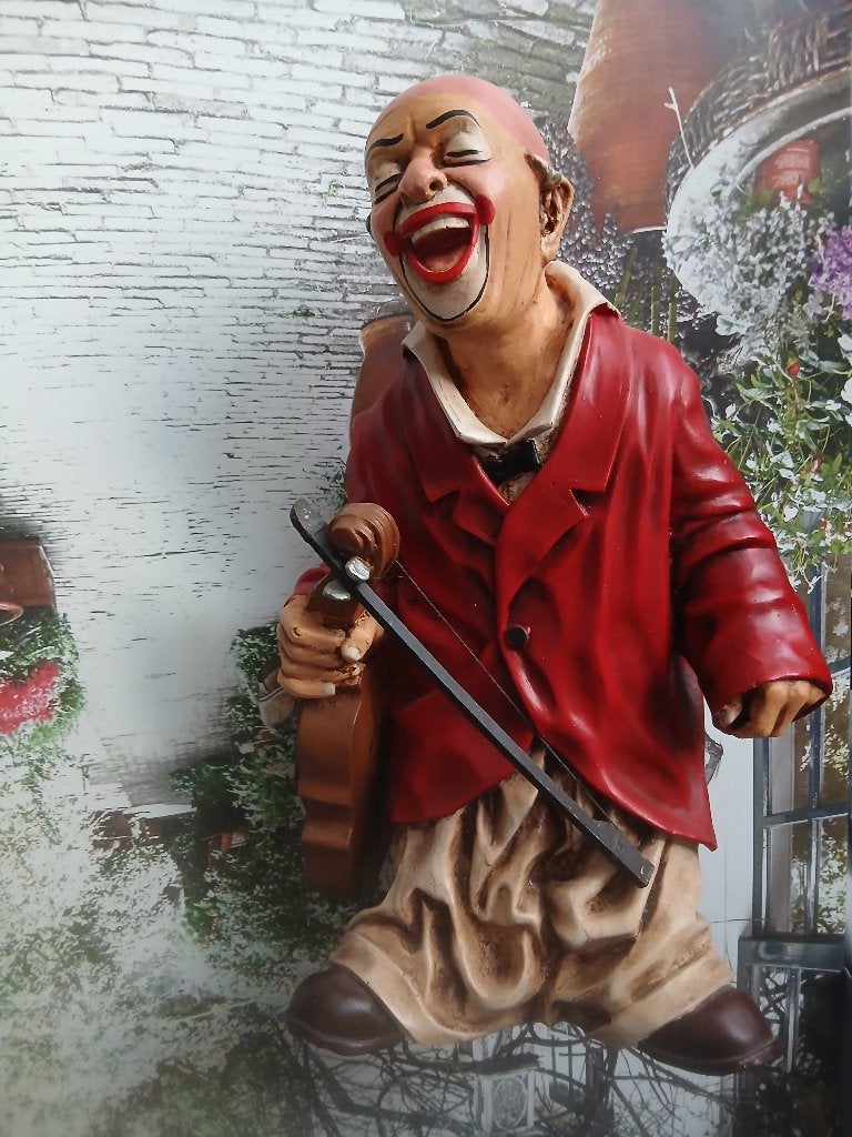 Origineel Jun Asilo clown beeld met viool (1995) - 50cm, Verzamelen, Beelden en Beeldjes, Ophalen, Gebruikt, Mens