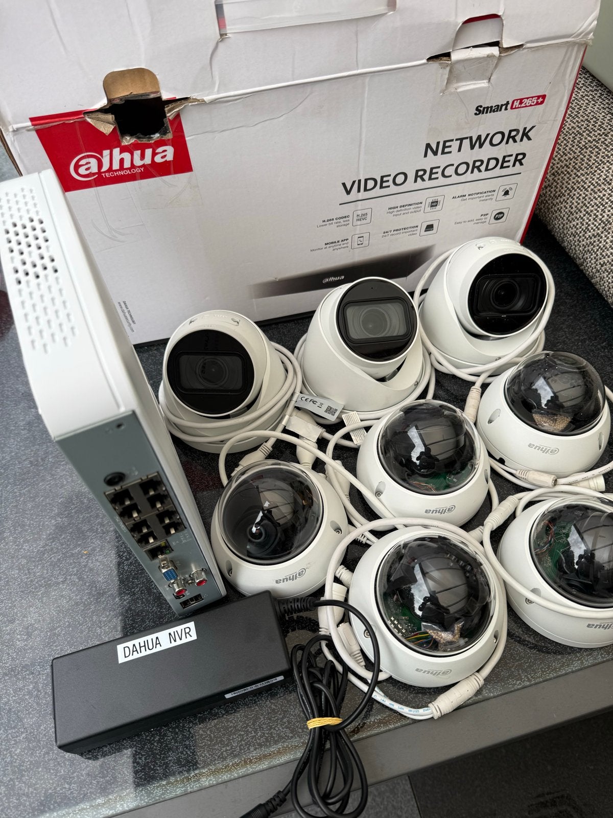 Dahua NVR met 8 IP-camera's en 1TB HDD, Ophalen, Gebruikt, Buitencamera
