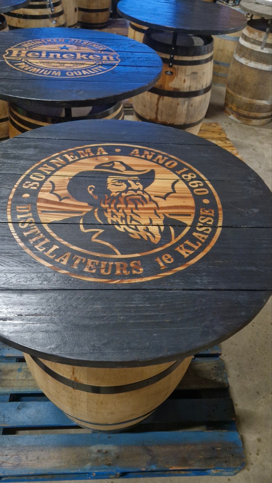 Statafel wijnvat met Logo's - Man cave - Cafe DEMO MODELLEN, Ophalen, Nieuw