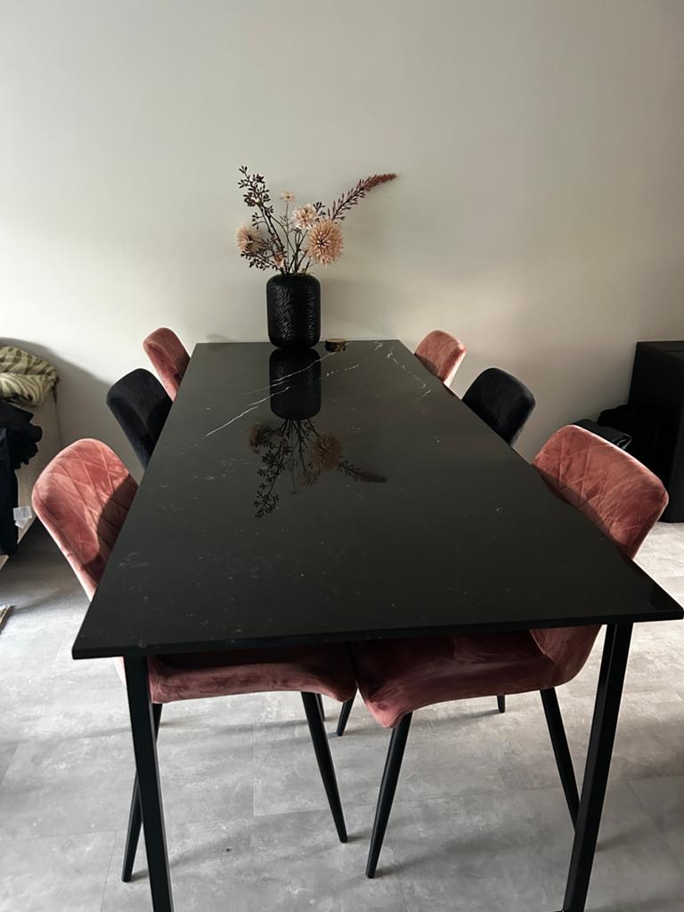 6 suéde kuipstoelen, roze en zwart, Huis en Inrichting, Ophalen, Overige kleuren, Zo goed als nieuw, Stof