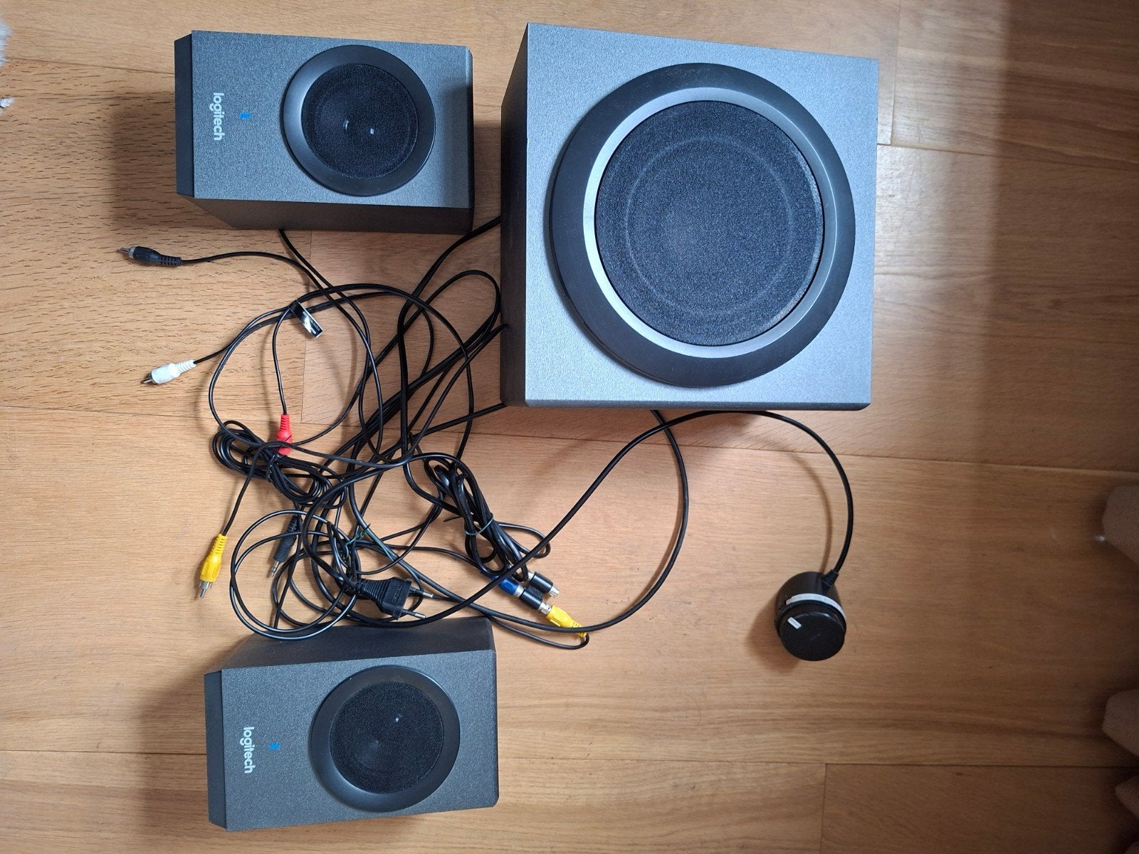 Te koop speakers logitech, Computers en Software, Pc speakers, Ophalen