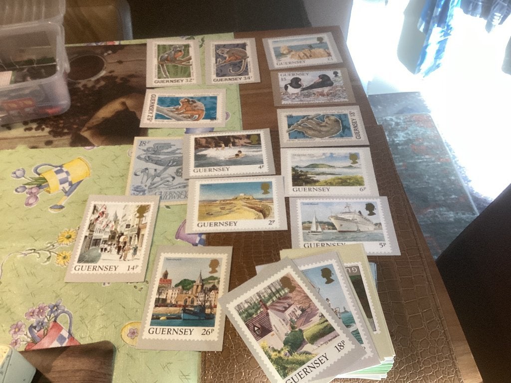 104 stuks kaarten Guernsey Heb ook Nederland jaargangen fdc, Ophalen, Buitenland