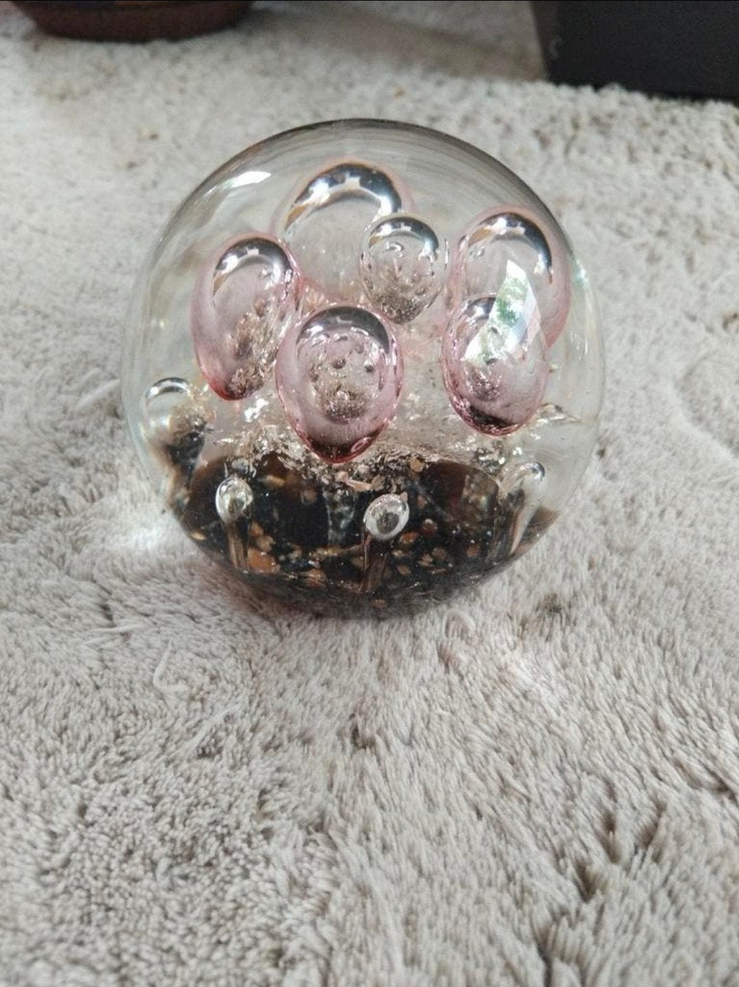 Glazen briefgewicht - Zwart-witte bubbels doorsnee 10 cm

Pr, Ophalen of Verzenden