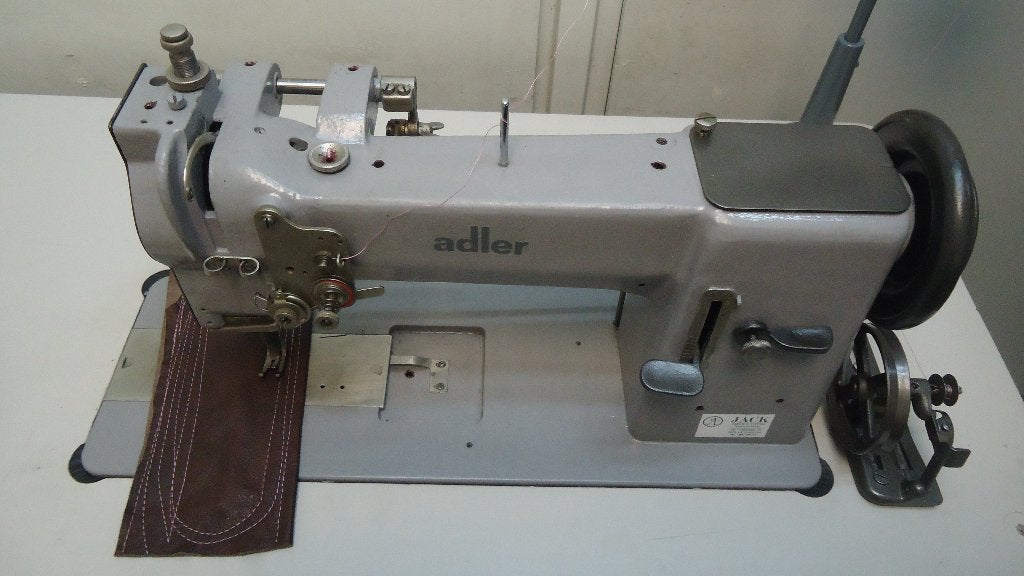 Industrie Naaimachine Adler 3 Voudig Transport(67, Hobby en Vrije tijd, Overige merken, Gebruikt, Ophalen of Verzenden, Naaimachine