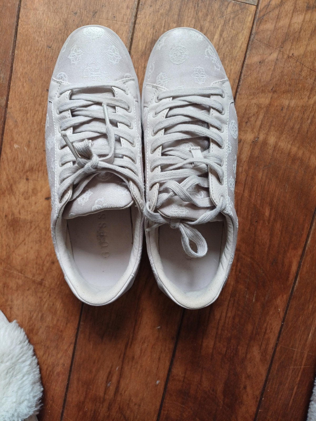 Guess Sneakers - Beige met logo patroon, Ophalen, Guess, Beige, Sneakers of Gympen