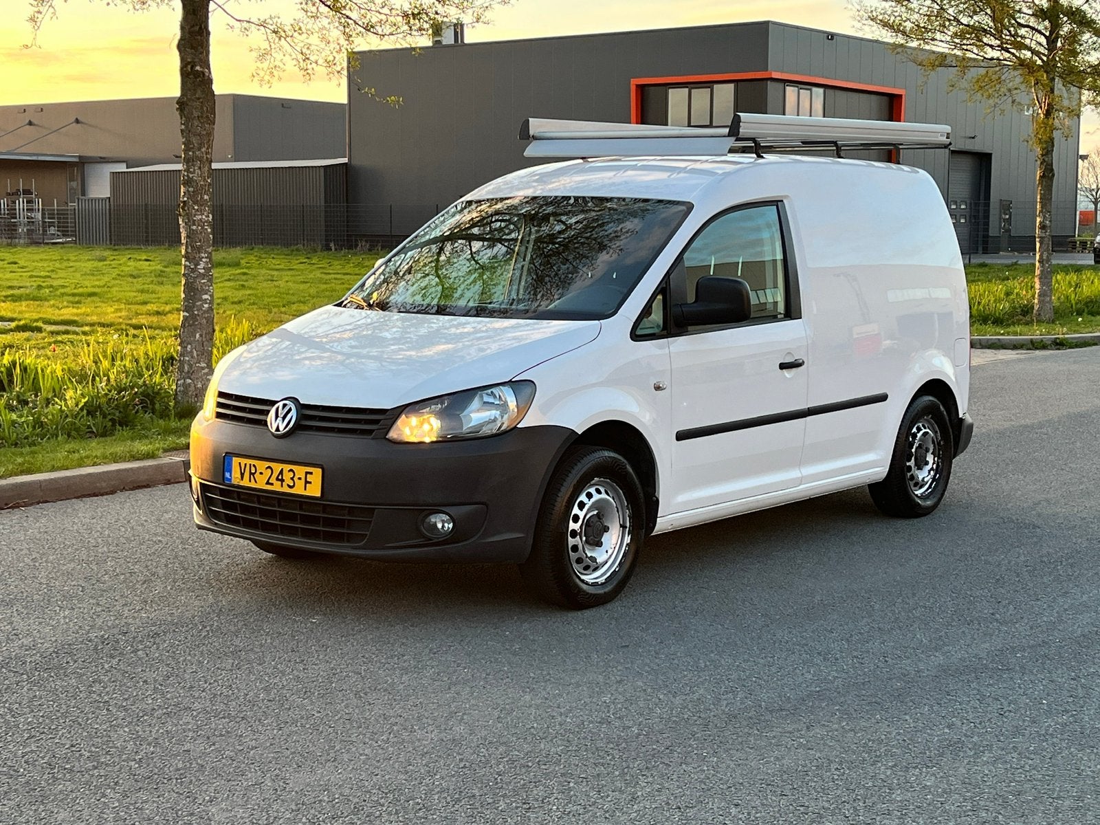 Volkswagen Caddy 1.6 TDI 55KW 2015, Voorwielaandrijving, Euro 5, Stof, 74 pk