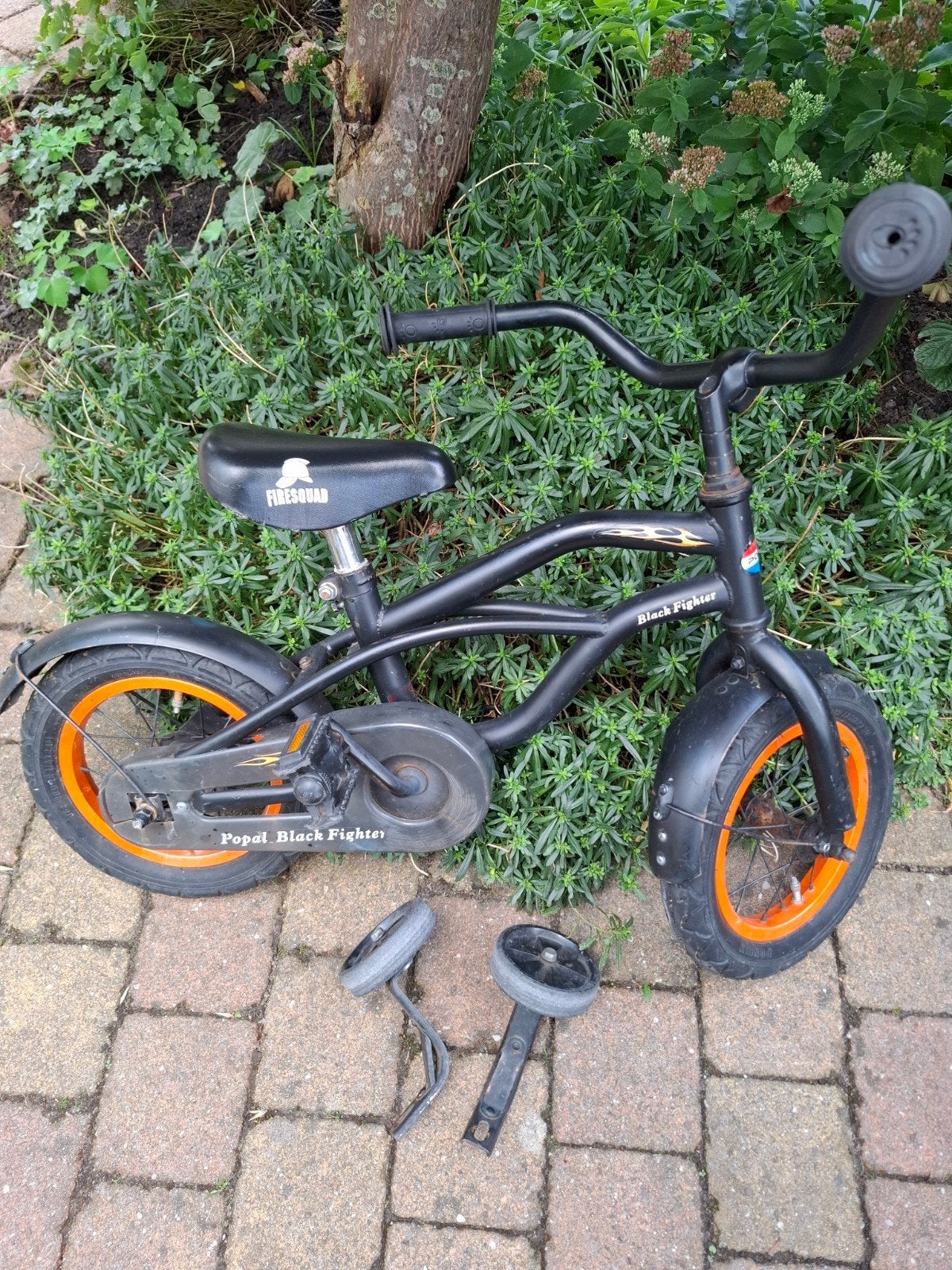 Popal Black Fighter kinderfiets met zijwieltjes, Fietsen en Brommers, Ophalen, Terugtraprem, Zijwieltjes, Gebruikt
