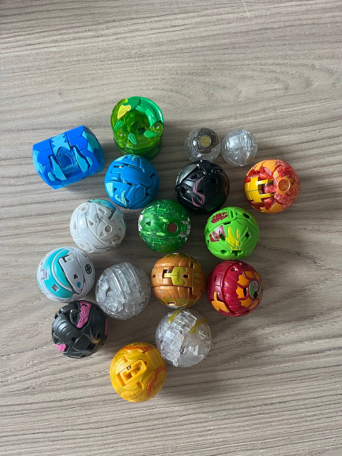 Grote collectie Bakugan figuren en ballen, Kinderen en Baby's, Speelgoed | Actiefiguren, Ophalen of Verzenden, Zo goed als nieuw