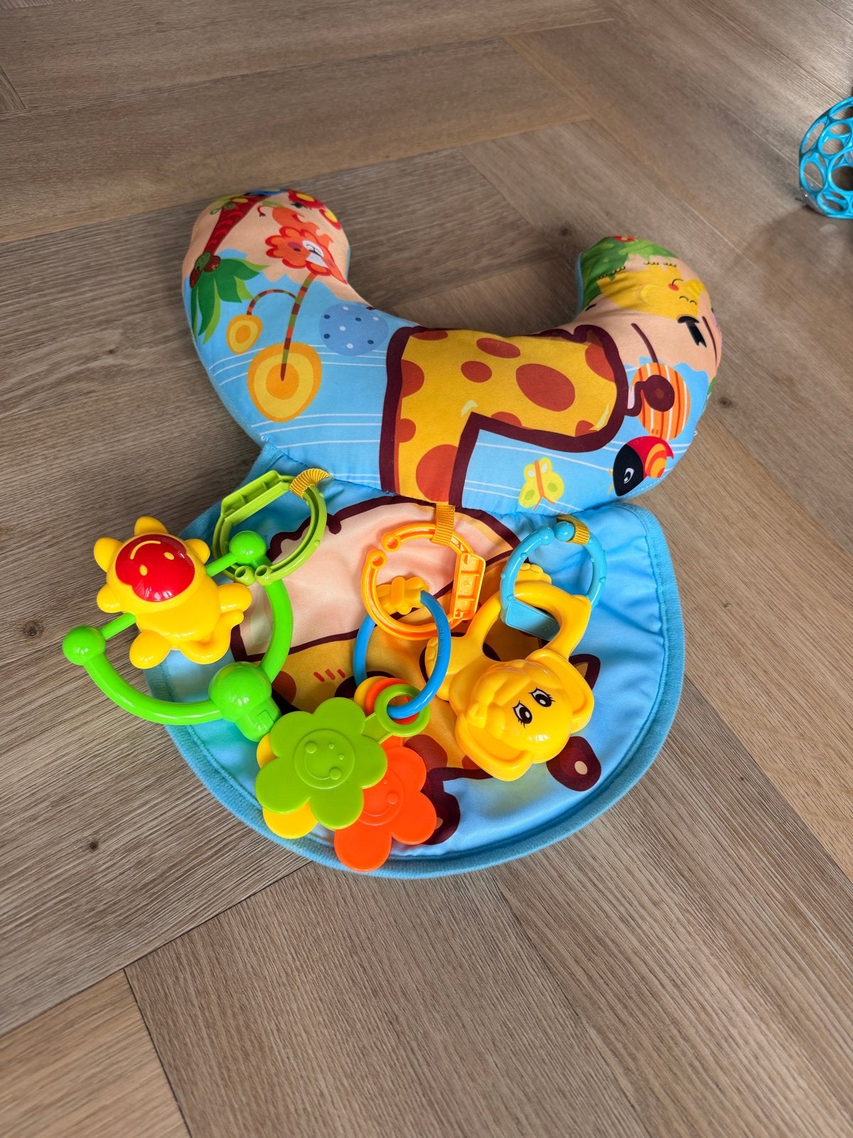 Eco Toys Jungle Blauw Giraffe Buiktrainer met Speeltjes, Ophalen of Verzenden, Zo goed als nieuw, Overige typen